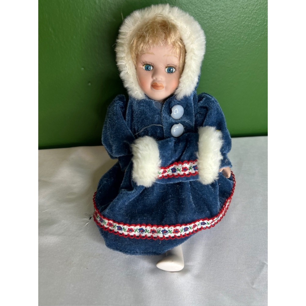 Vintage Porcelain Peg Doll Blue Velvet Winter Coat Faux Fur Trim 6 Inch